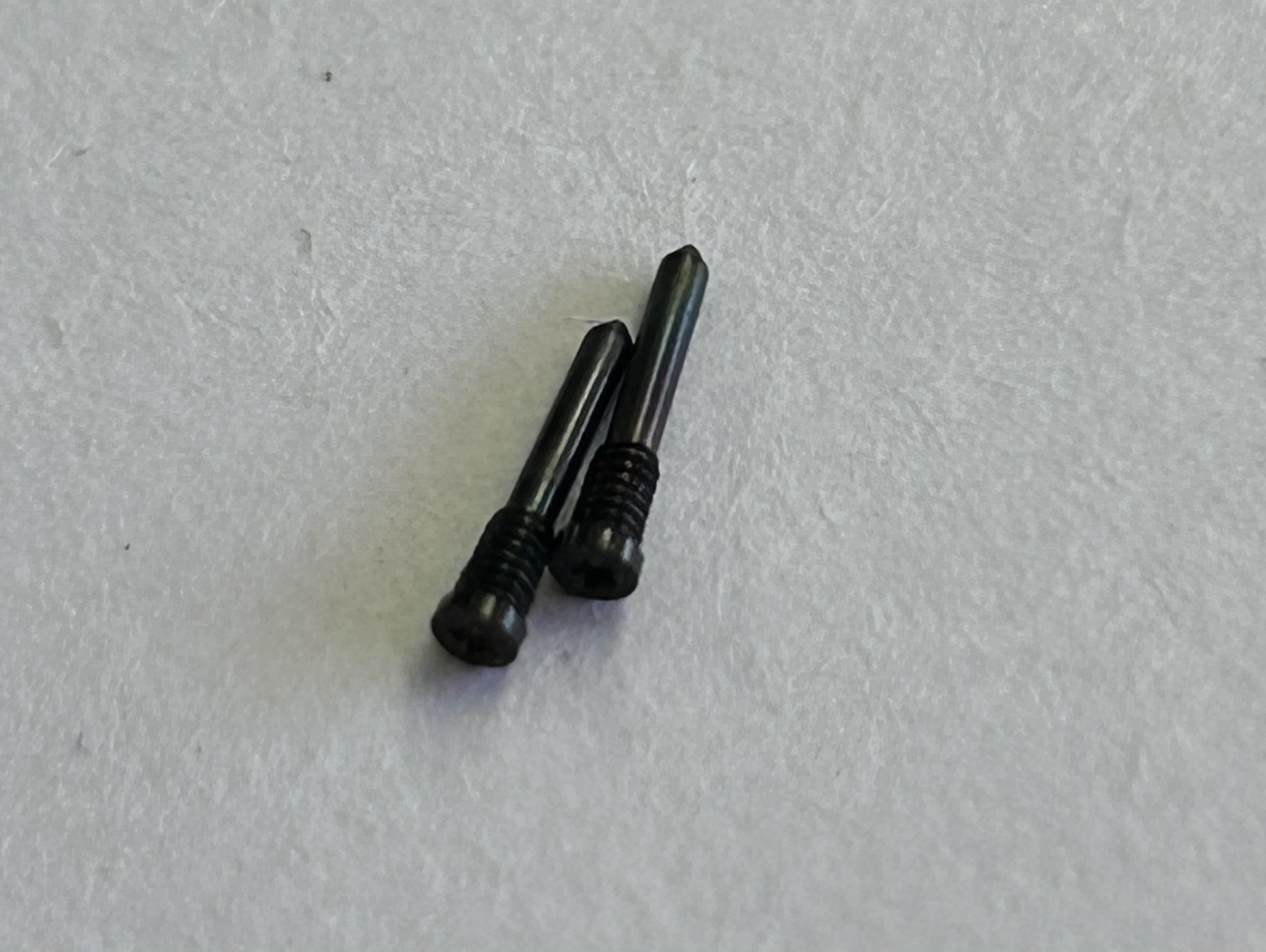 Tornillos de Abajo IPhone 14 Pro Max